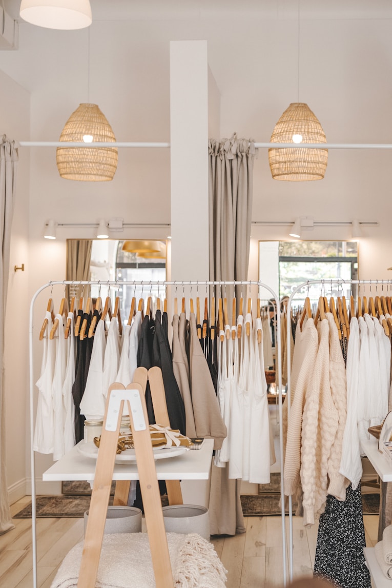 E-commerce & Retail